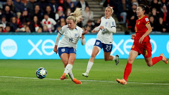 Hemp finaliza bonito para marcar em China x Inglaterra na Copa do Mundo