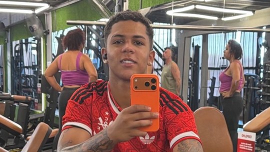 Jogador do sub-20 do Cruzeiro posta com camisa do Flamengo e se desculpa; veja publicação
