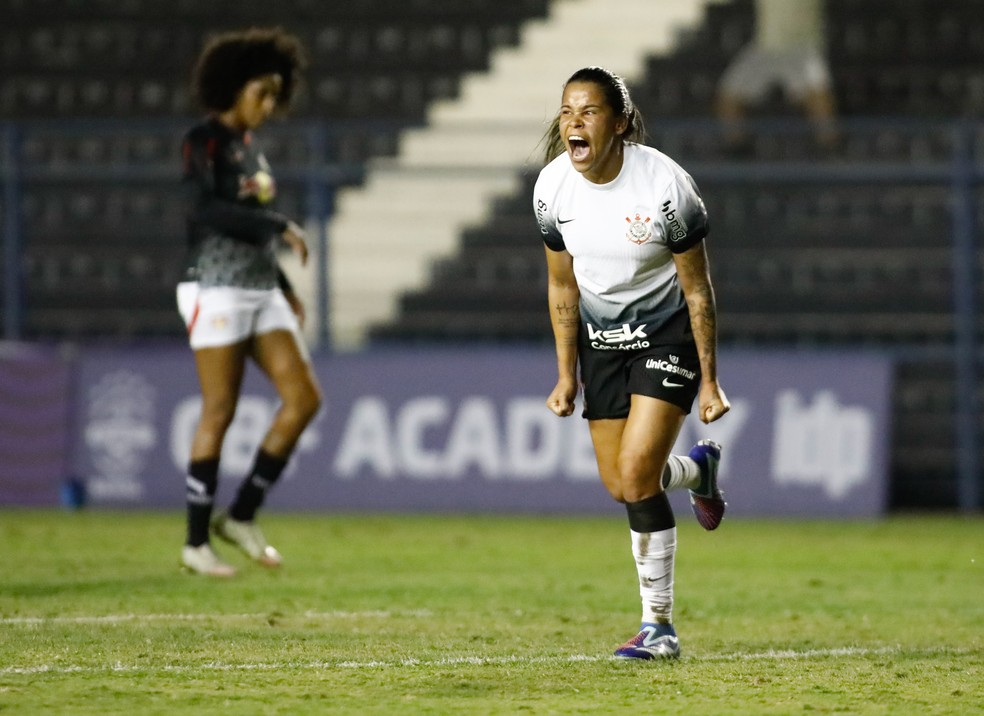 Vic Albuquerque comemora gol do Corinthians contra o Bragantino — Foto: Rodrigo Gazzanel/Ag. Corinthians