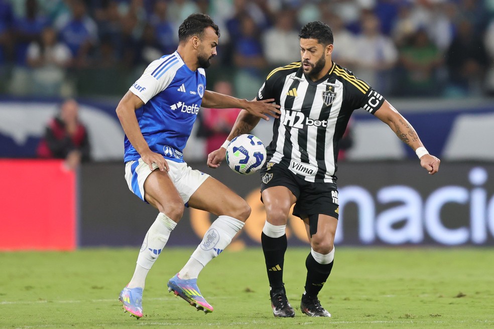 Cruzeiro x Atlético-MG; Fabrício Bruno; Hulk