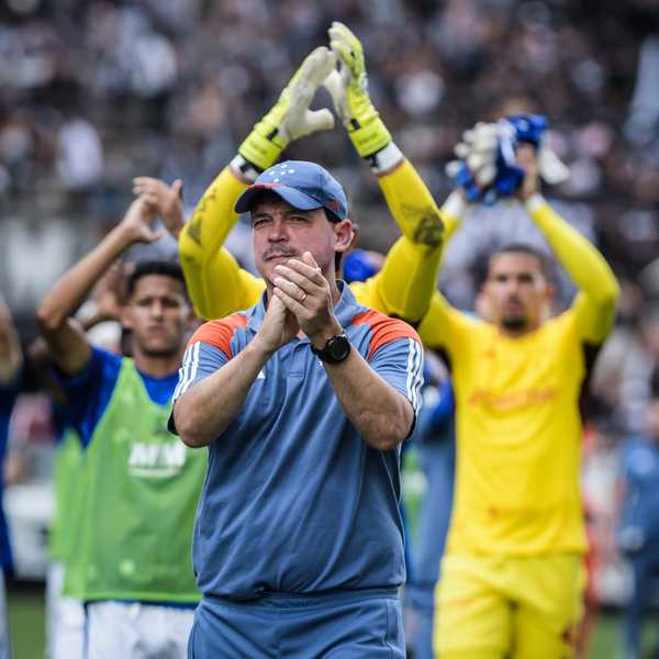 Cruzeiro cumpre missão em escala e Diniz amplia opções para final.