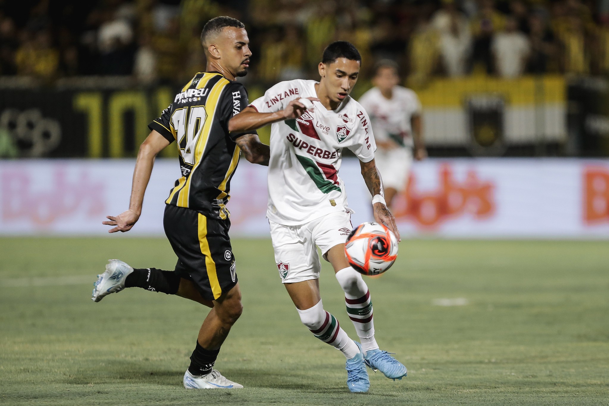 Fluminense encaminha venda de Isaque para o Shakhtar Donetsk