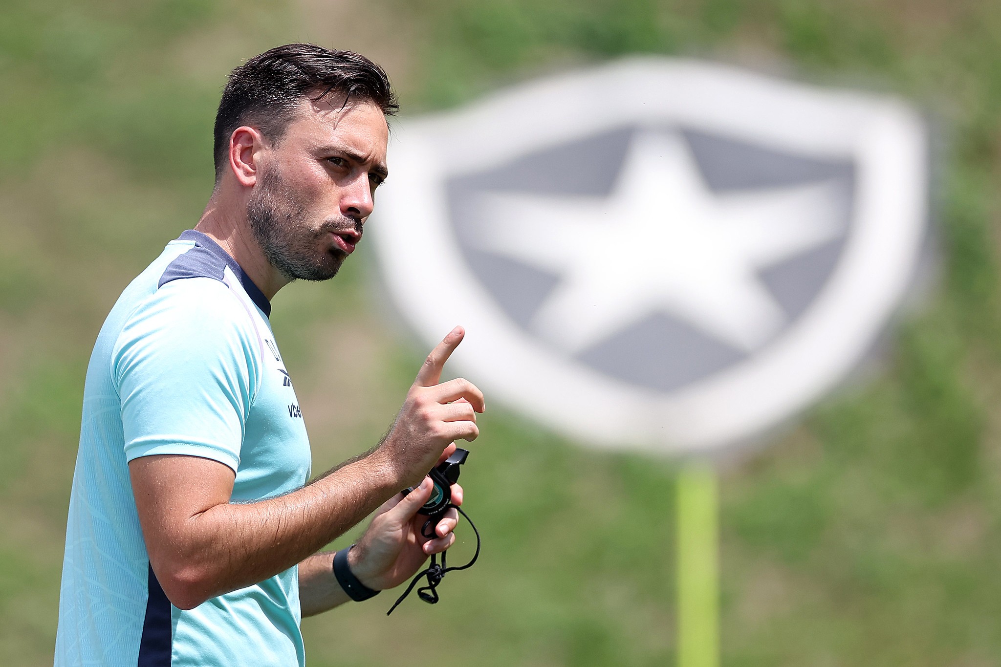 Escalação do Botafogo: com desfalques, Davide deve mudar formação tática contra o Grêmio