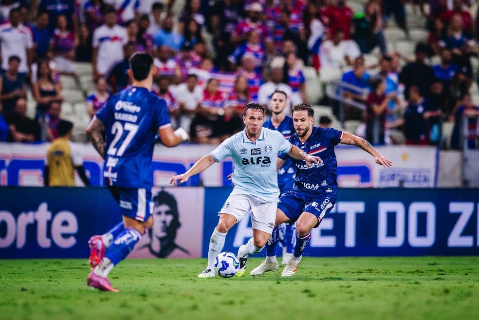Arthur em Fortaleza x Grêmio — Foto: Ismael Soares/SVM