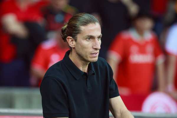 Filipe Luís justifica apenas duas mudanças em Inter x Flamengo: Poderia baixar nível