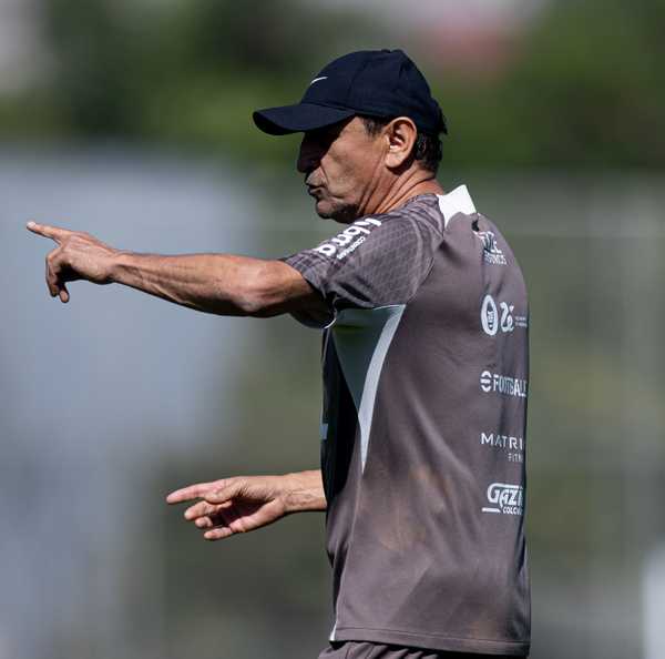 Dúvidas de Ramón no Meio e Ataque na Escalação do Corinthians