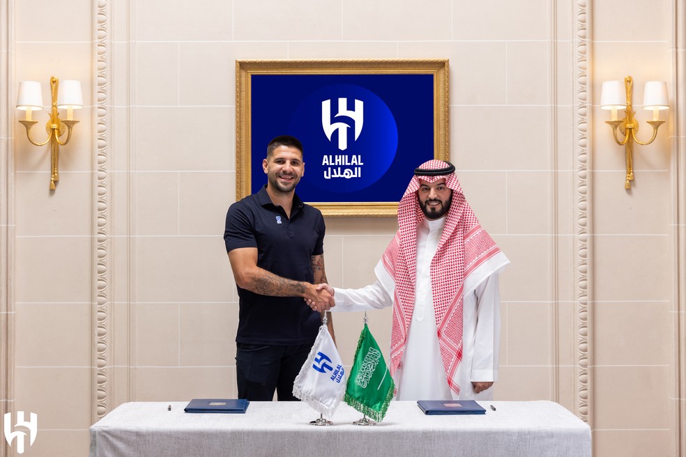 f37a9miw0aercot.jfif