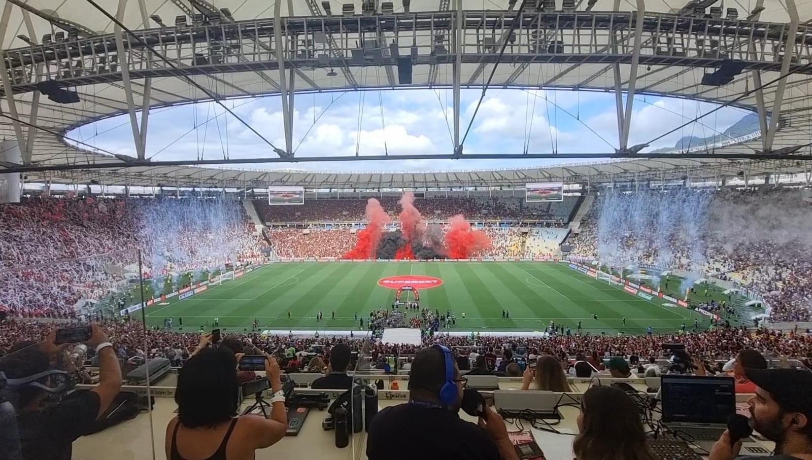 Flamengo e Fluminense dividem mais de R$ 2 milhões de bilheteria da final.