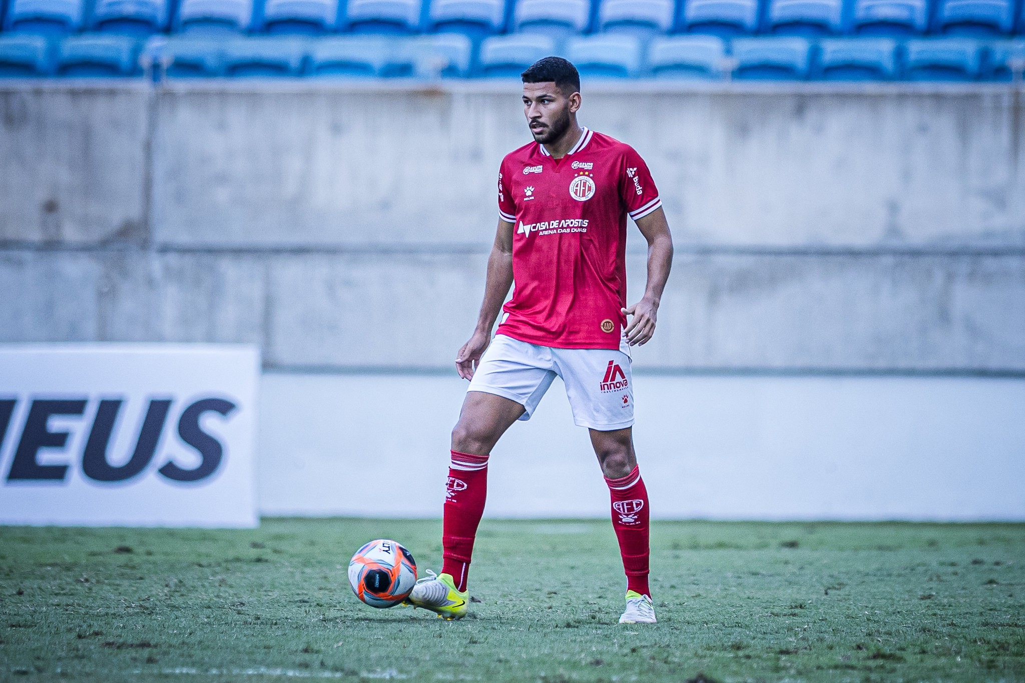 Zagueiro Renzo renova com o América-RN para 2027