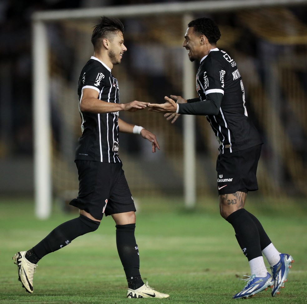 Matheus França deu assistência para Romero anotar o segundo gol do Corinthians em Londrina — Foto: Rodrigo Coca/Ag. Corinthians
