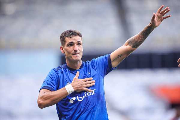 Cruzeiro inclui novos clubes da Série A com camisas 9 estrangeiros no elenco