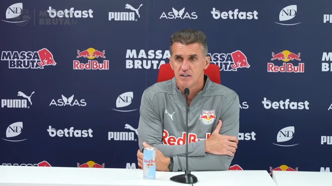 Mancini cita erros da defesa em gols do São Paulo: "Apagamos a luz"