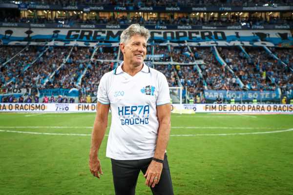 Renato atinge marca histórica no Grêmio e destaca importância dos títulos.