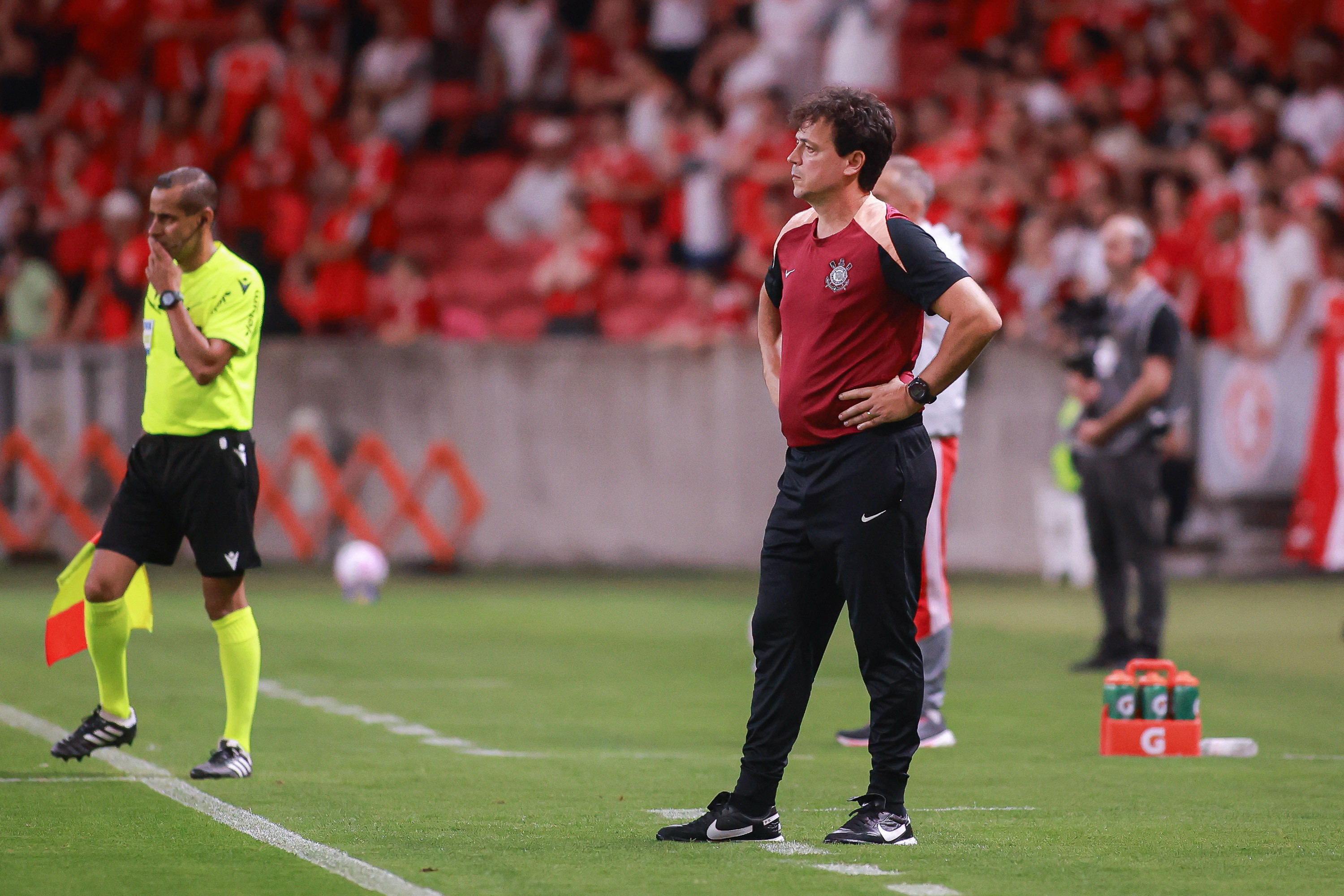 Internacional causa segunda demissão de técnico do Corinthians na temporada