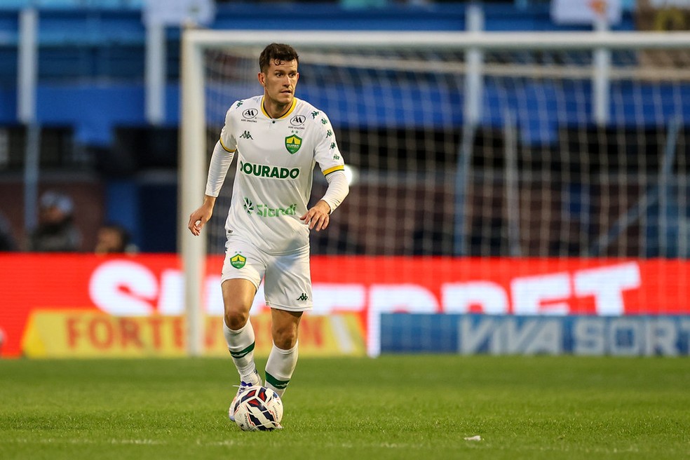 Nathan chegou em fevereiro ao Cuiabá — Foto: AssCom Dourado