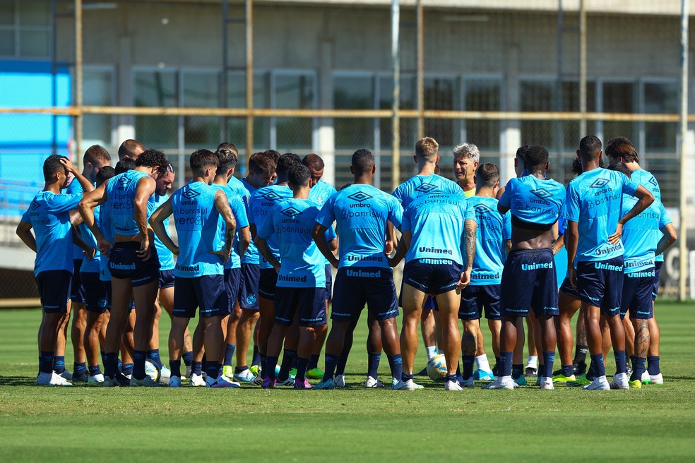 Renato conversa com elenco do Grêmio