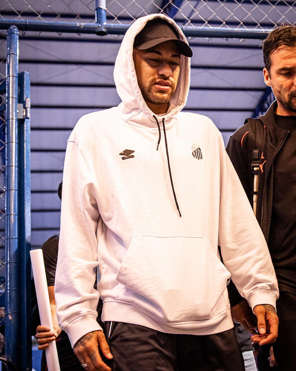 Neymar antes de jogo entre Santos e RB Leipzig, da Alemanha — Foto: Raul Baretta/ Santos FC