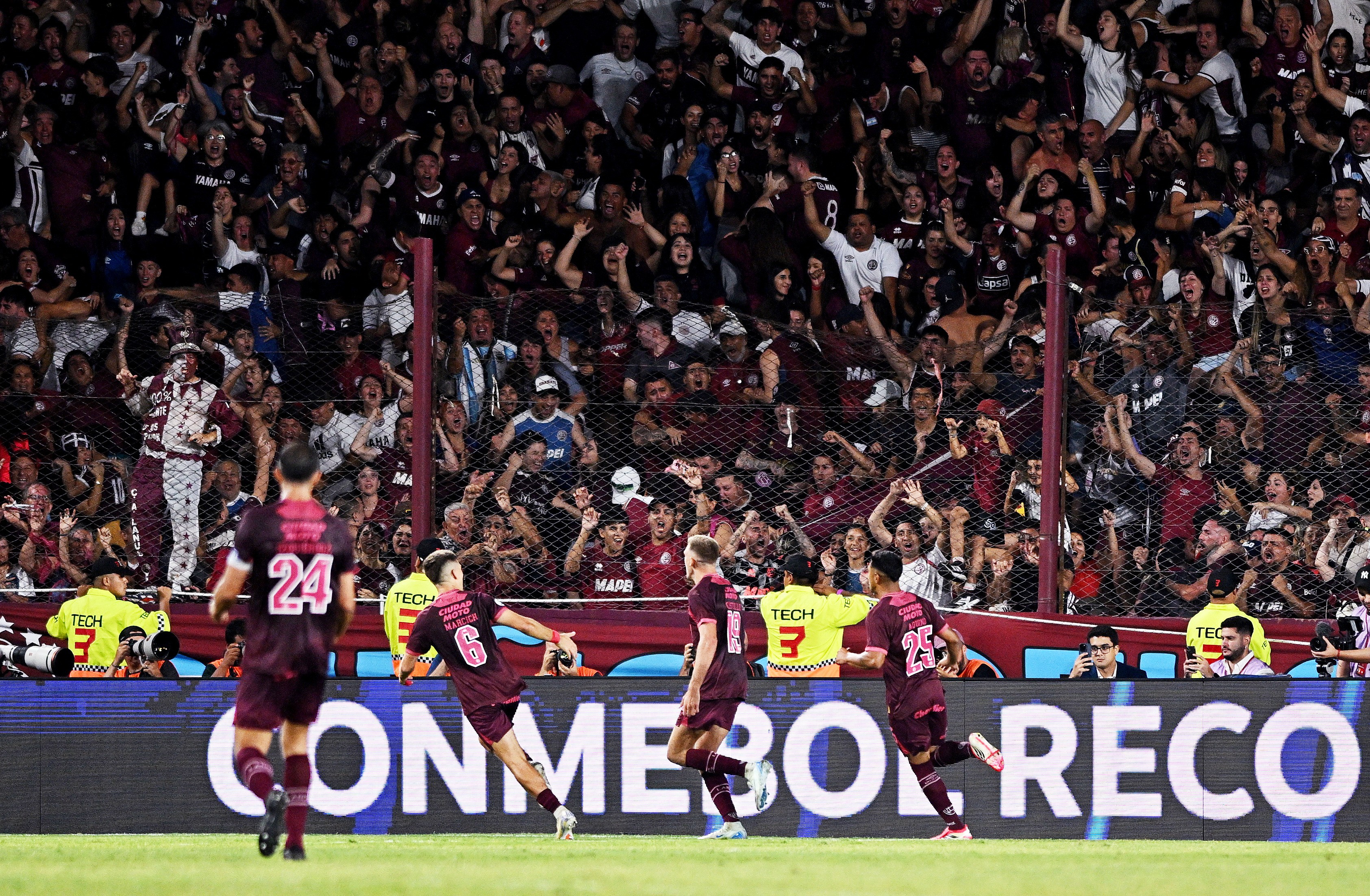 Lanús supera Flamengo com gol decisivo e garante vitória na disputa continental