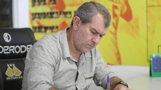 Criciúma confirma a renovação do técnico Tencati para 2024 - Foto: (Celso da Luz/ Assessoria de imprensa Criciúma E.C.)