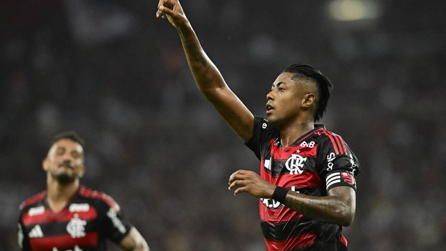 Flamengo vence o Vasco e carimba ida à semifinal do Carioca