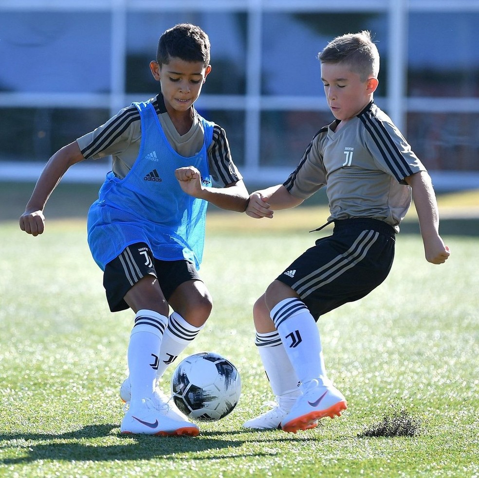 Cr7 jr top