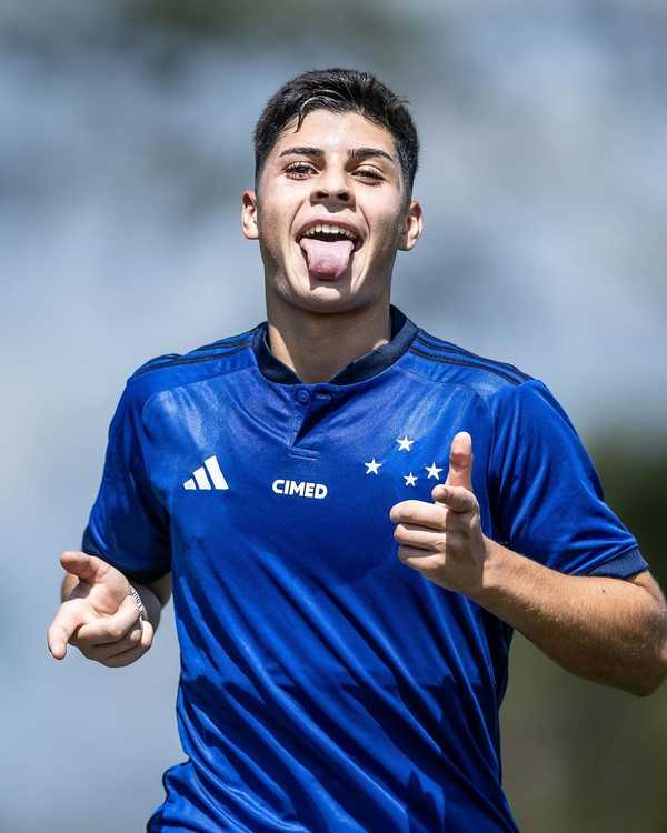 Cruzeiro inscreve João Pedro e destaques da base na Sul-Americana