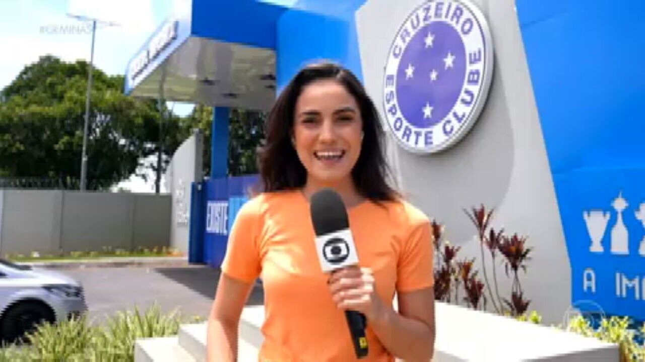 Nova camisa do Cruzeiro é vazada nas redes sociais, causando alvoroço entre torcedores.