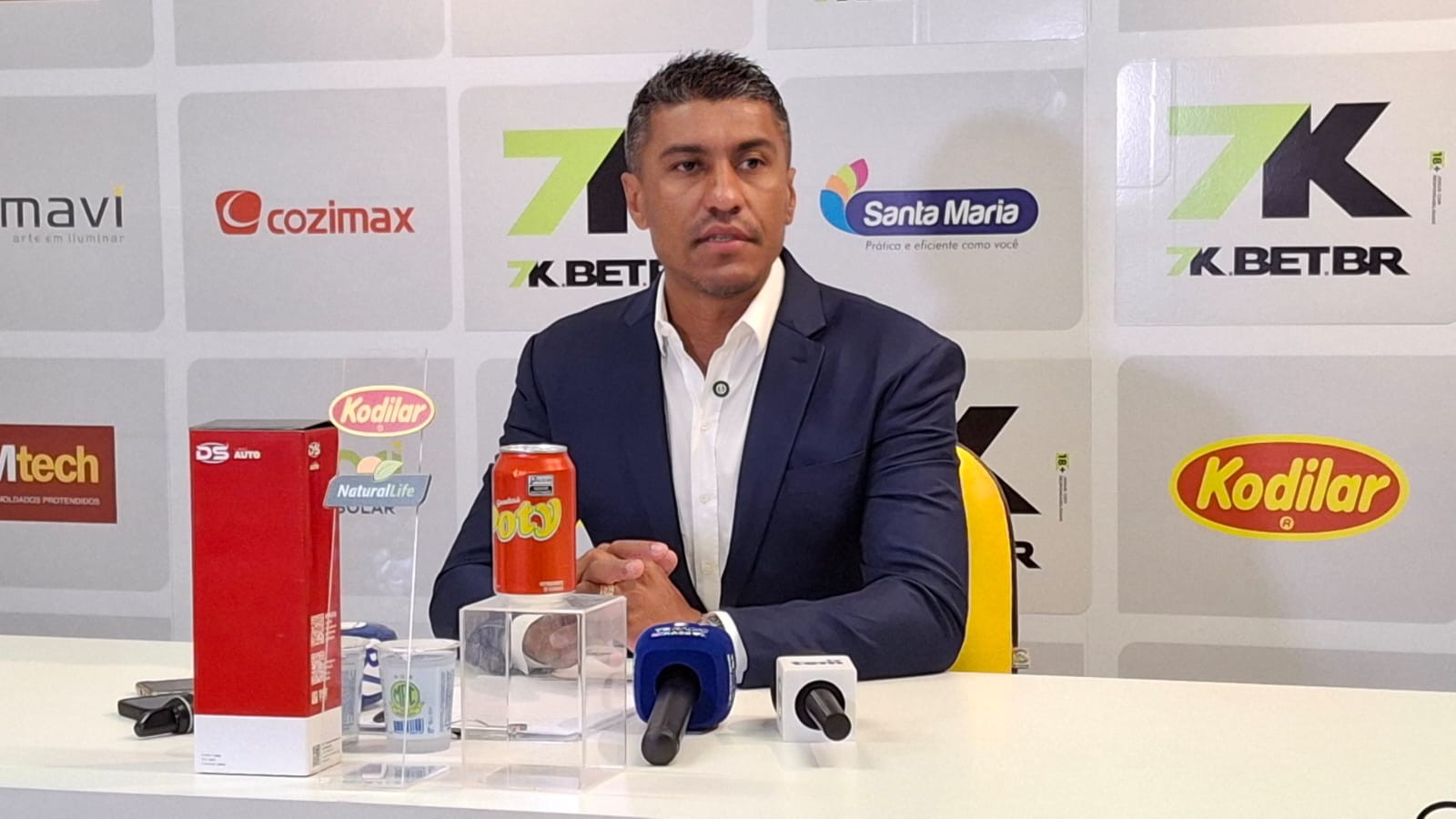 Paulinho reage a rumores e confirma: 