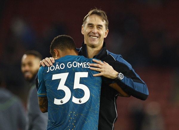 Tottenham estreia no Inglês com empate; Gomes falha pelo Watford