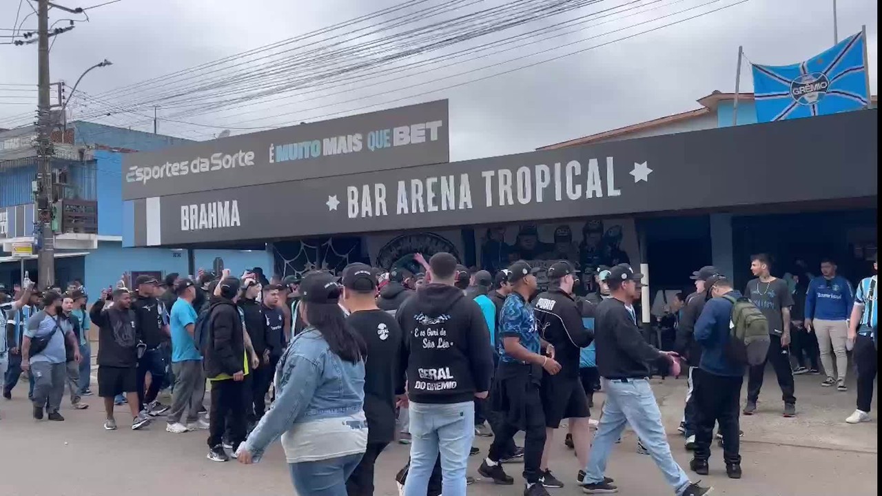 Torcedores do Grêmio se mobilizamcomo jogar grandes jogos on linevolta da Arena antes do jogo