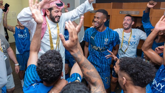 Jogadores do Al-Hilal "explodem" com anúncio de bicho após vitória sobre o City na Copa de Clubes - Equipe saudita eliminou time de Pep Guardiola e vai enfrentar o Fluminense