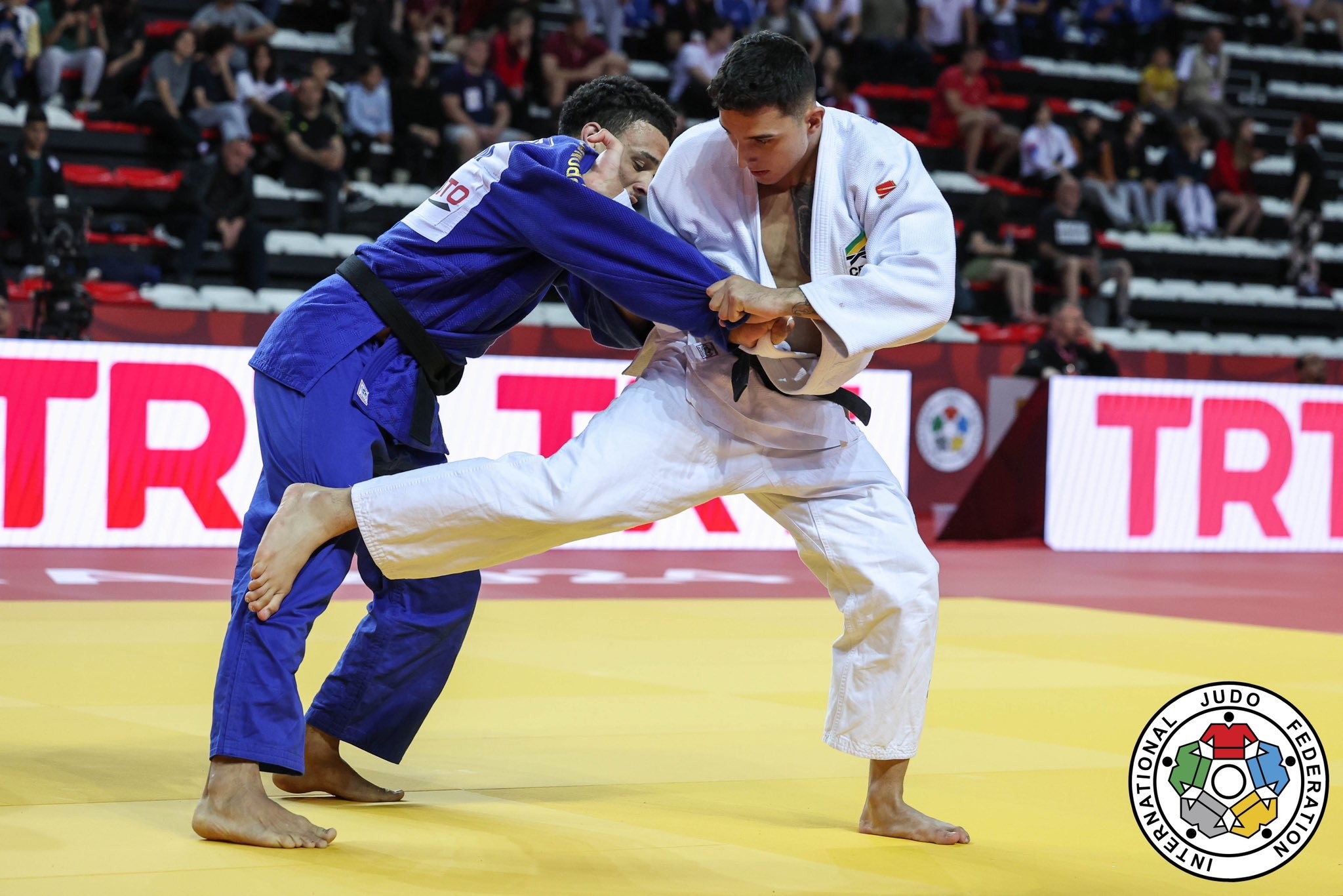 Guilherme Schmidt conquista medalha de ouro no Grand Slam de judô de Budapeste