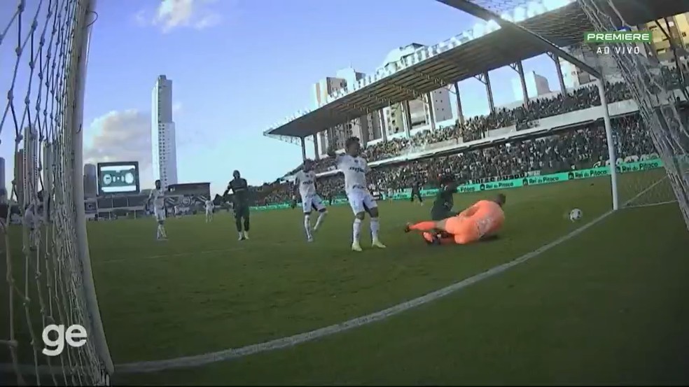 É impressionante o retrospecto do Palmeiras jogando contra o Goiás