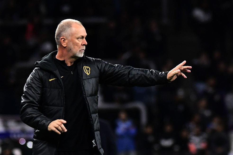 Corinthians de Mano ainda vive risco de rebaixamento — Foto: Marcos Ribolli