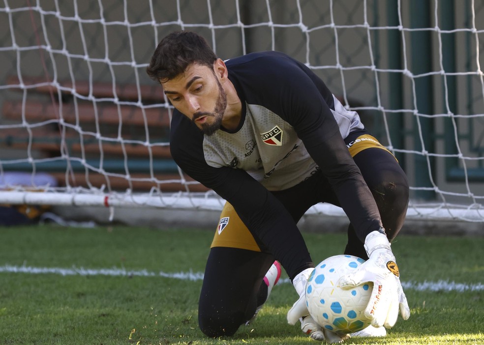 Rafael em ação durante reapresentação — treino da intertemporada