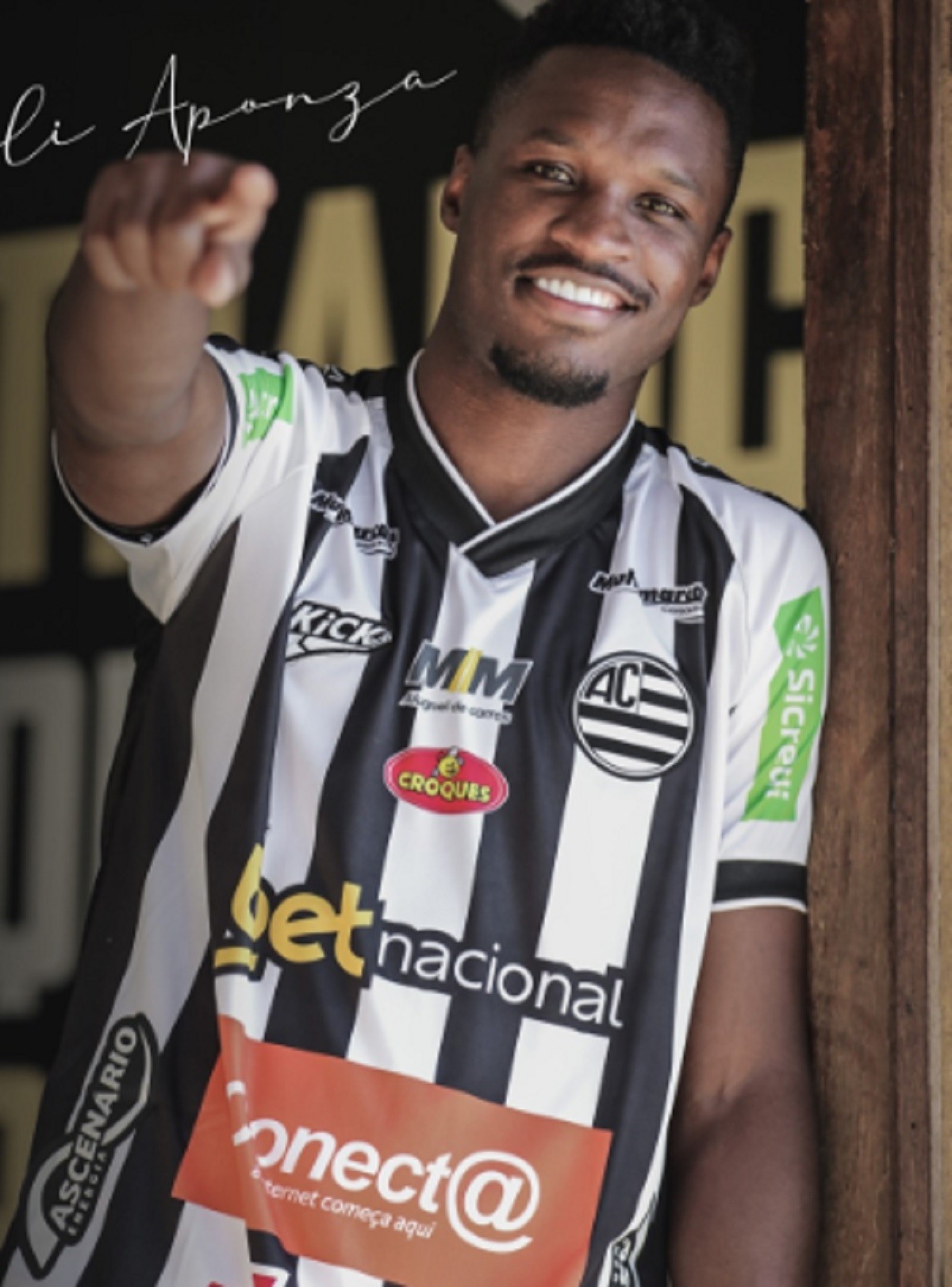 Athletic anuncia atacante colombiano para sequência da Série B do Brasileiro