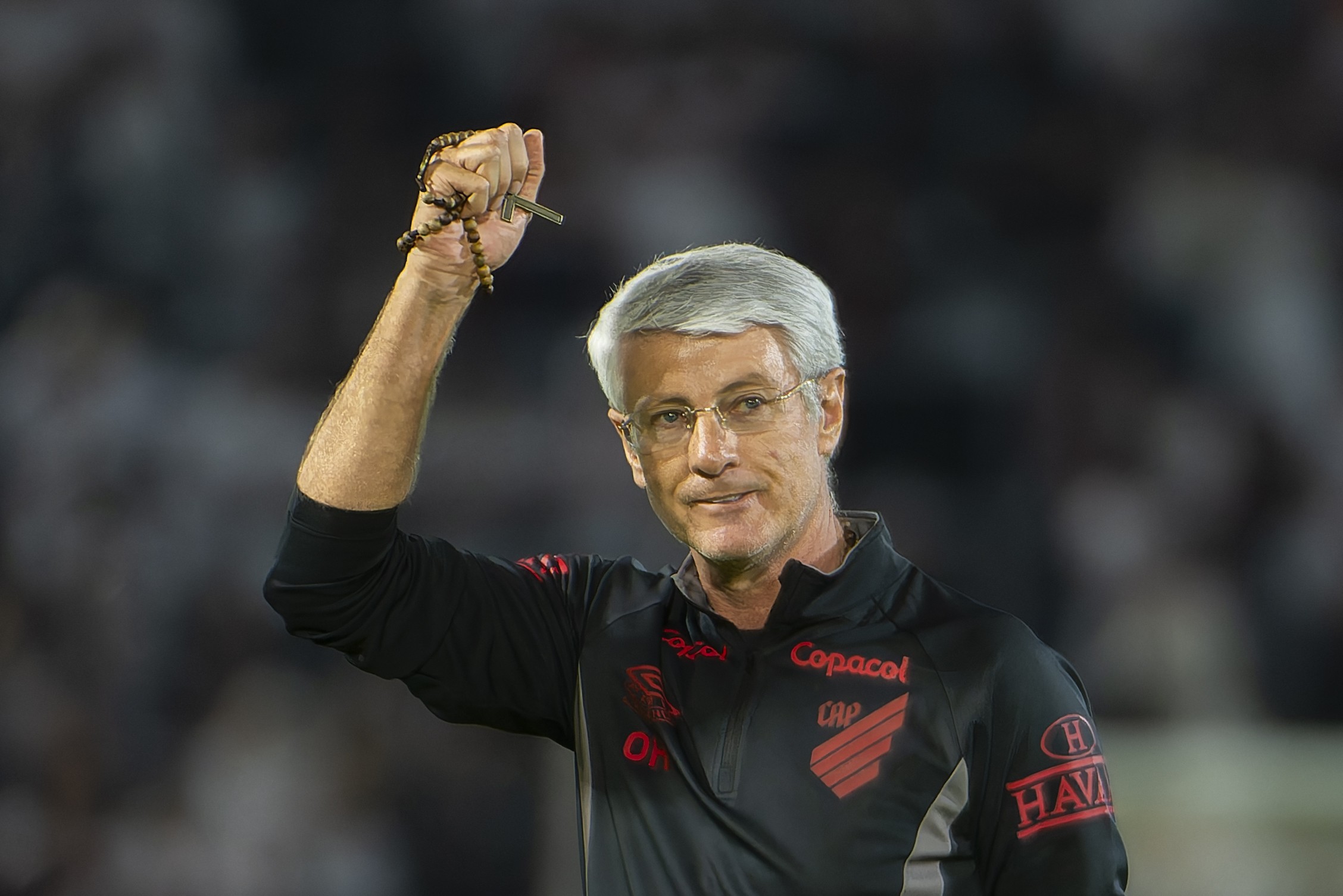 Odair elogia desempenho do Athletico e avalia mercado: "Temos acertado mais que errado"