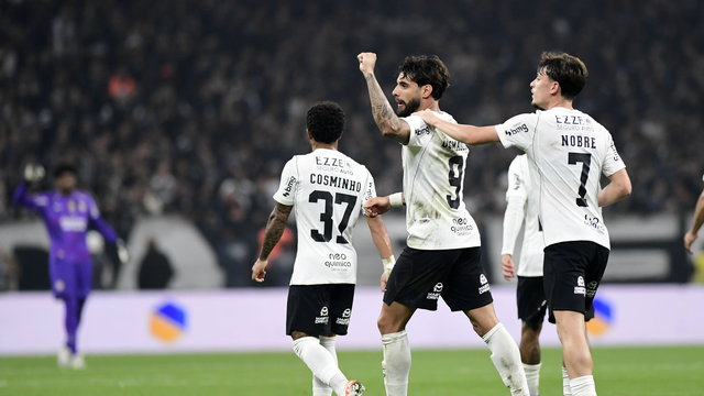 Yuri Alberto comemora gol do Corinthians contra o Barra