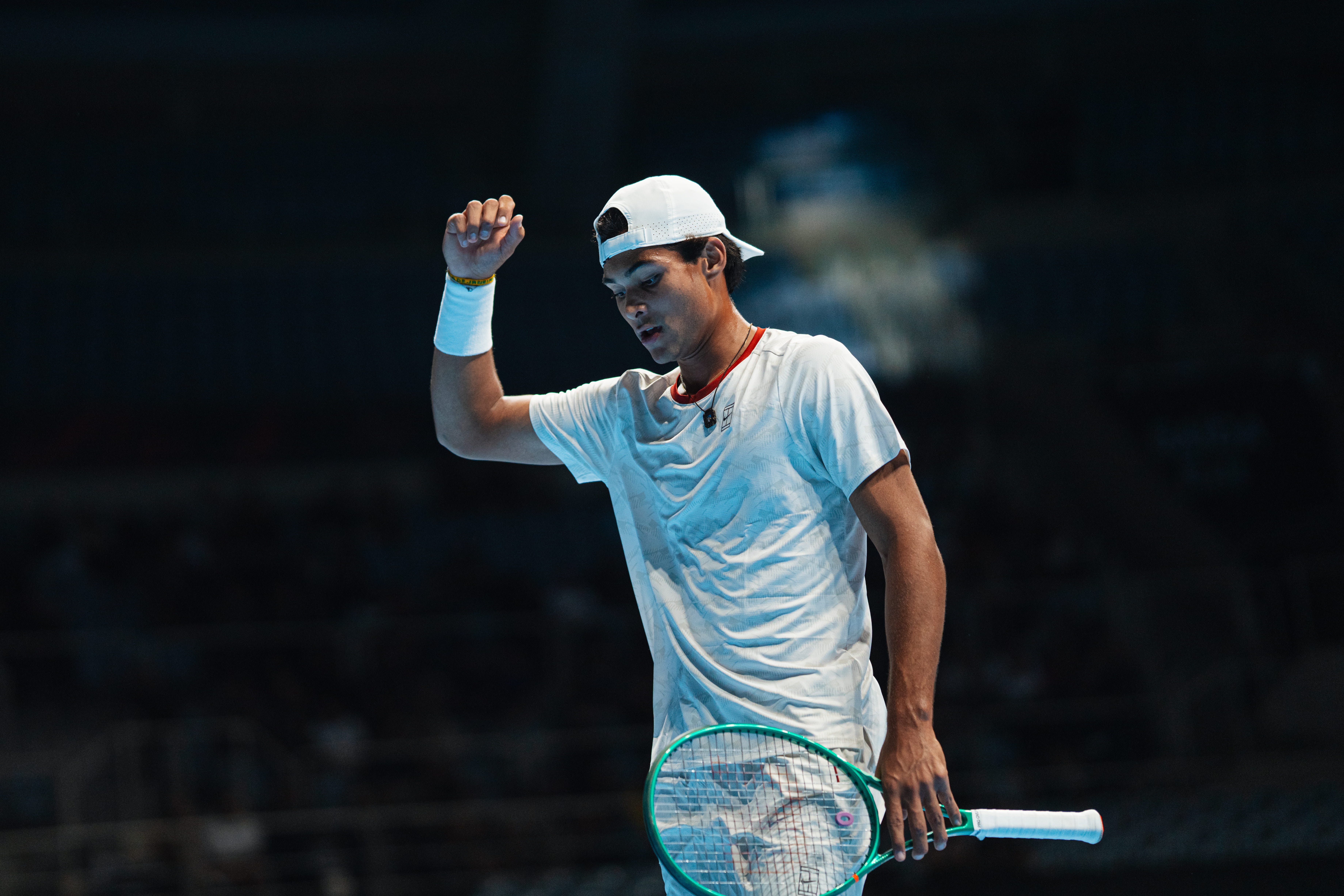 Guto Miguel segue invicto e avança à semifinal do UTS Rio; Fonseca é eliminado