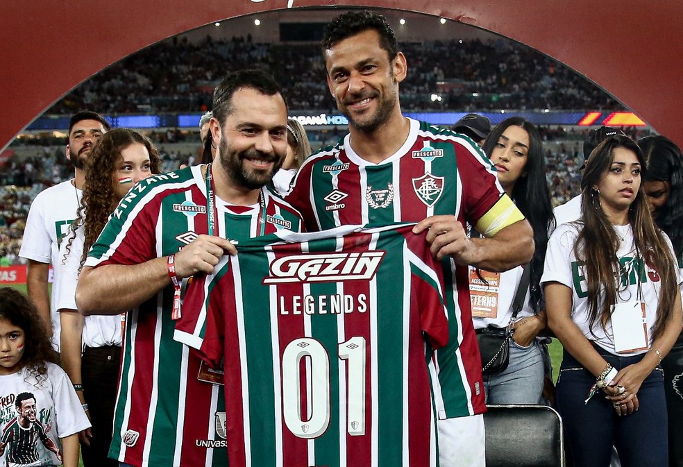 Ex-jogador de Fluminense e Barcelona troca o futebol pela música: 'Não  preciso mais' - Lance!