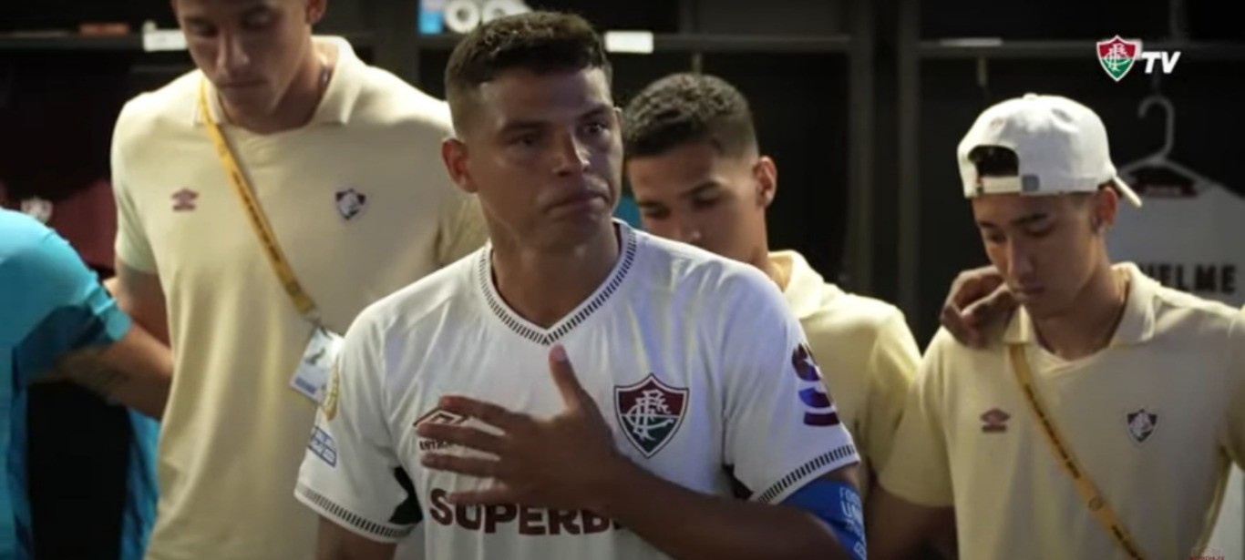 Bastidores do Fluminense mostram discurso emocionado de Thiago Silva antes de classificação