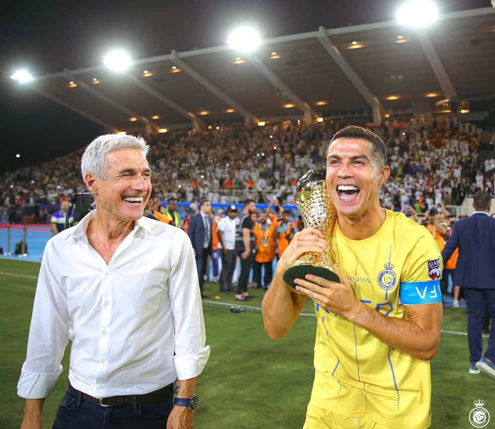 Fifa proíbe time de Cristiano Ronaldo e Luís Castro de registrar novos  jogadores