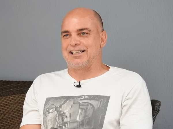 Maurinho relembra golaço contra Peñarol e comenta confusão durante partida.