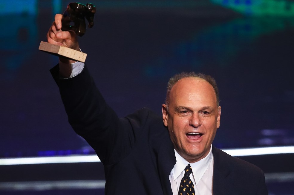 Oscar Schmidt, em 2019, ao receber o troféu Adhemar Ferreira da Silva, durante o Prêmio Brasil Olímpico — Foto: Buda Mendes / Getty Images South America / Getty Images/AFP
