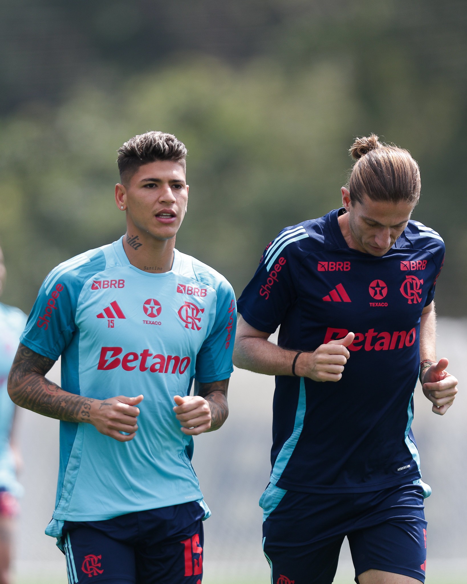 Plata fora do treino: Tite testa time quase completo para o próximo jogo do Mengão