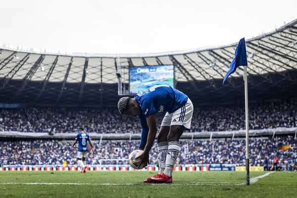 MOMENTO DELICADO NO CRUZEIRO! Jogador reconhece queda de rendimento e fala sobre críticas da torcida!