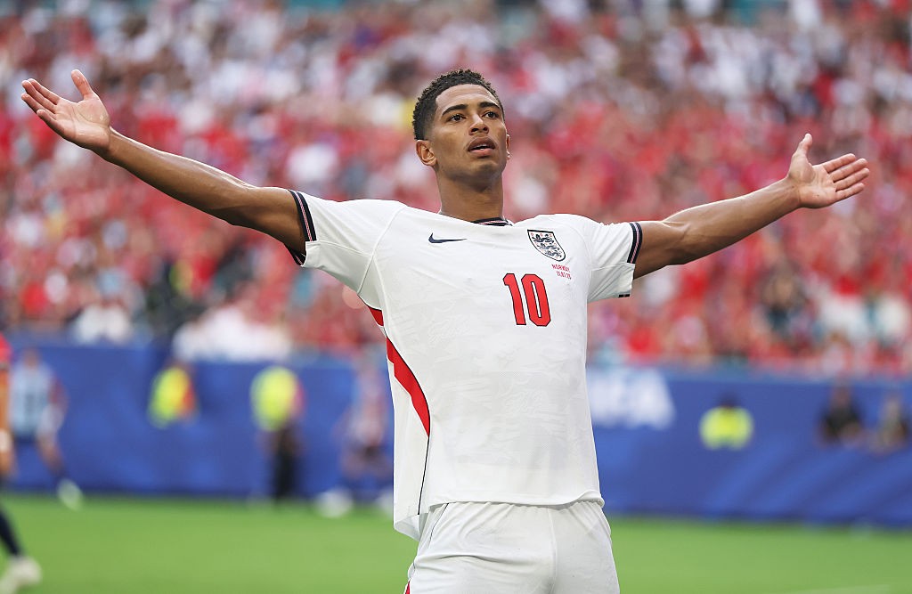 Bellingham pega o elevador, e Kane despenca em ranking da Fifa após quartas da Copa