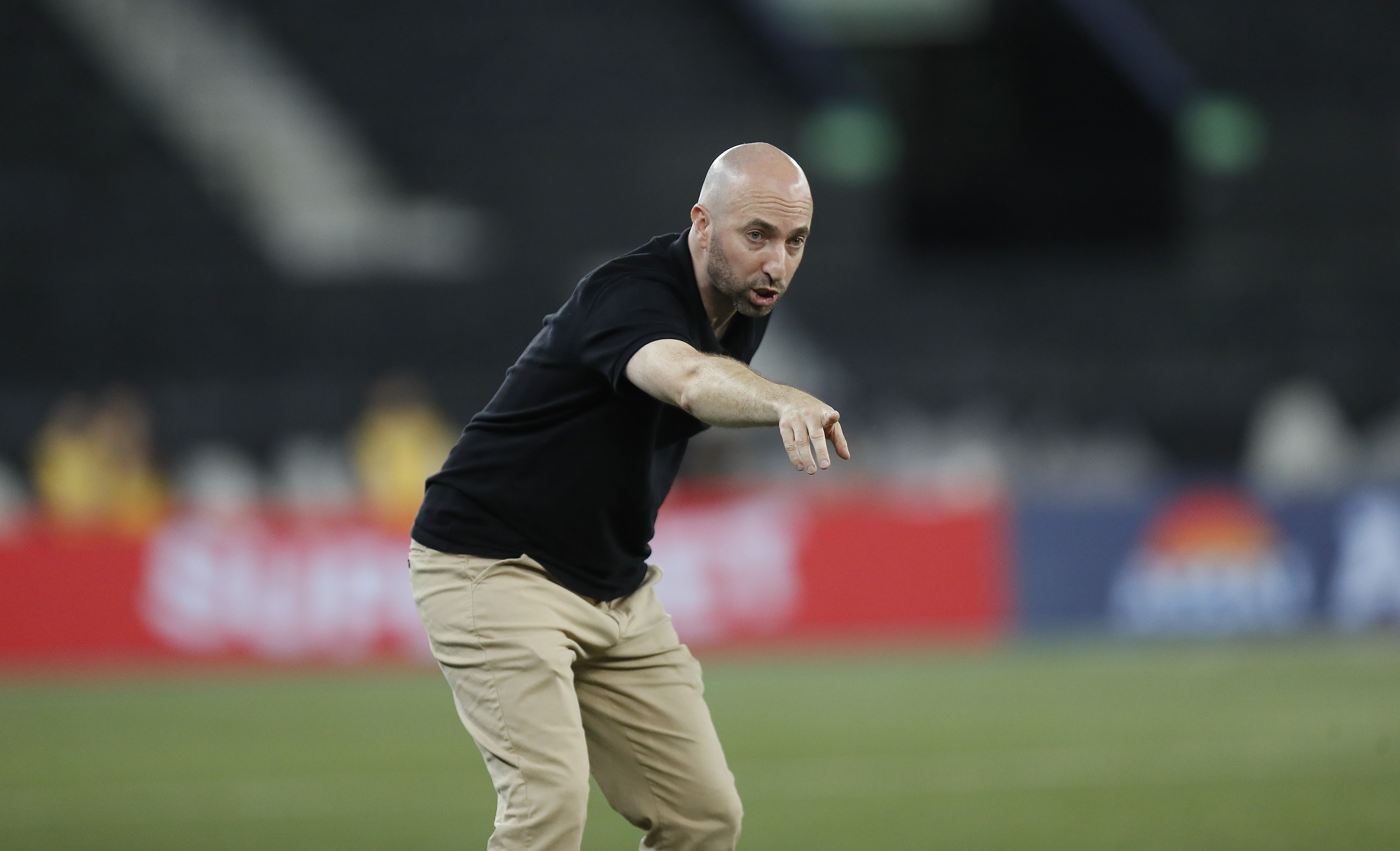 Botafogo empata com Bragantino e Bellão cobra reação imediata