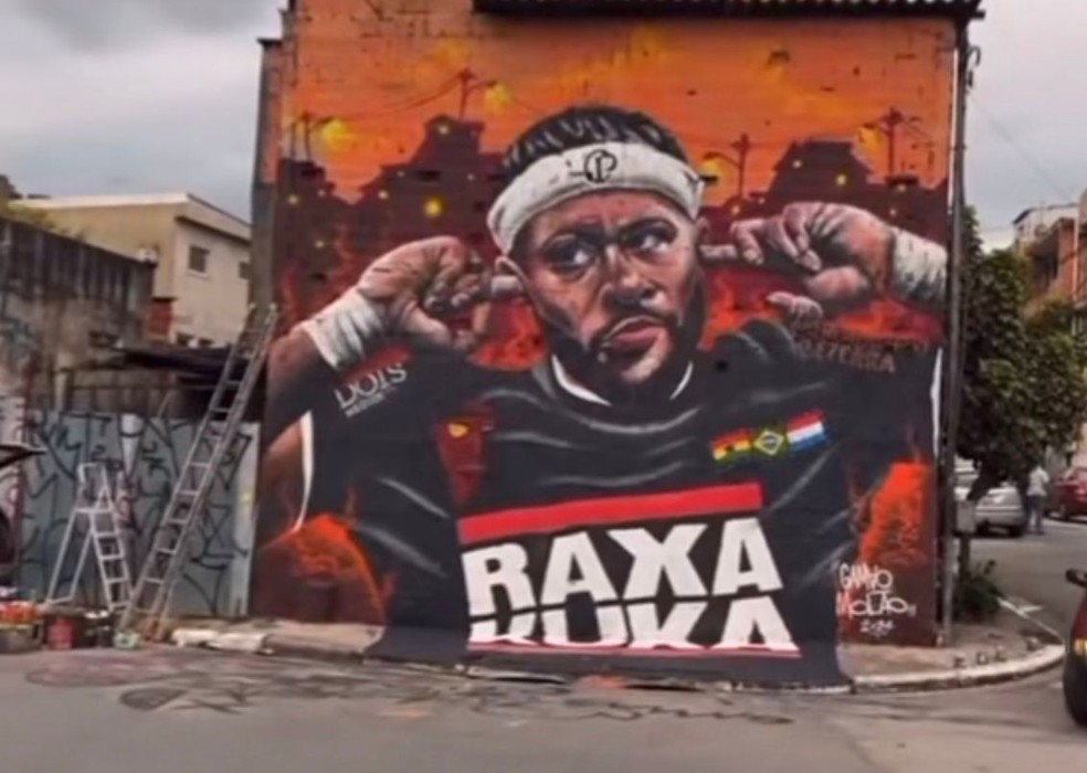 Grafite em homenagem a Memphis Depay em comunidade de São Paulo — Foto: Reprodução/Instagram