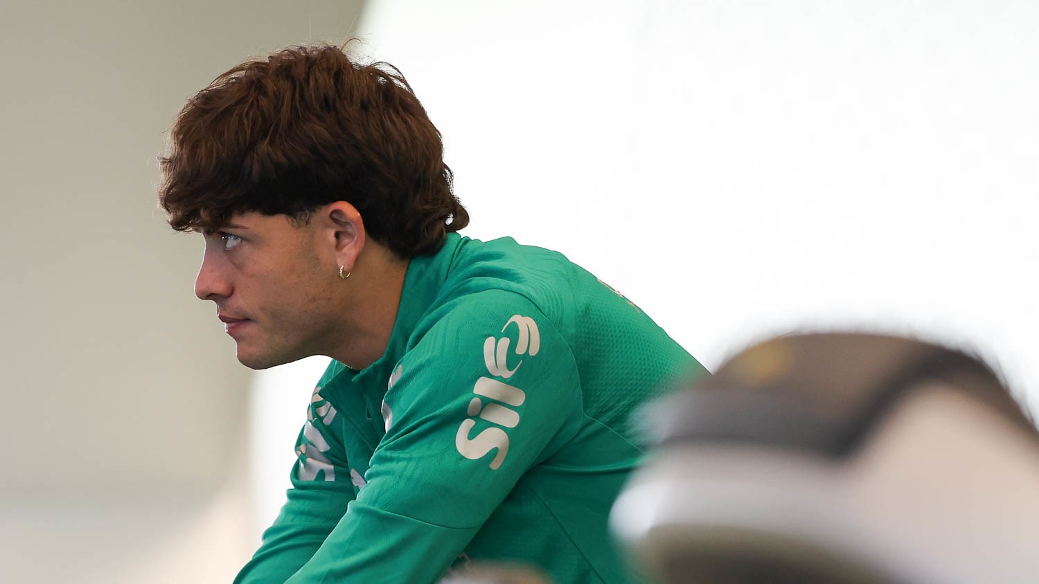 Palmeiras fecha a porta para saída de Giay mesmo perto de anunciar reforço para a lateral